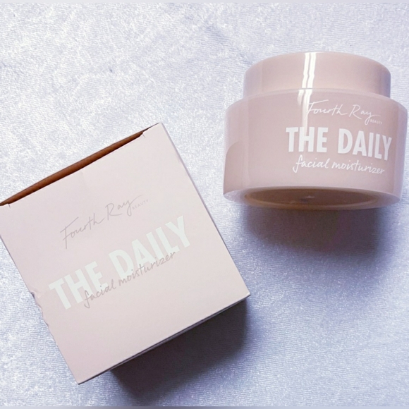 FOURTH RAY BEAUTY “THE DAILY MOISTURIZER “ - Picture 9 of 9